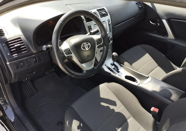 Toyota Avensis cena 43900 przebieg: 182650, rok produkcji 2014 z Legionowo małe 191